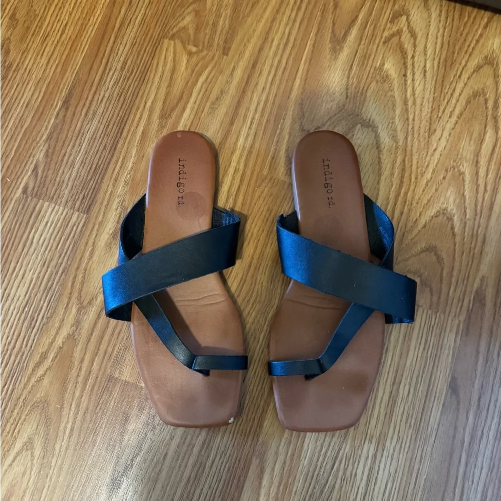 Sandals - Picture 1 of 2